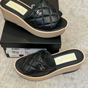 CHANEL | Gently loved - Women’s Chanel quilted platform mules